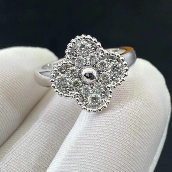 NHẪN VAN CLEEF & ARPELS ALHAMBRA DIAMOND CLOVERS GOLD 18K WHITE GOLD