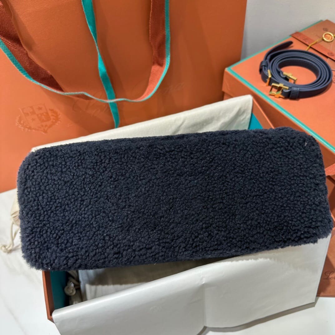TÚI Loro Piana Women Extra Pocket L27 in Lamb Fur Black lông cừu