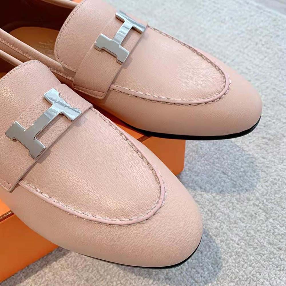 GIÀY Hermes Women Paris Loafer in Calfskin with Palladium Plated Signature “H” Detail-Pink