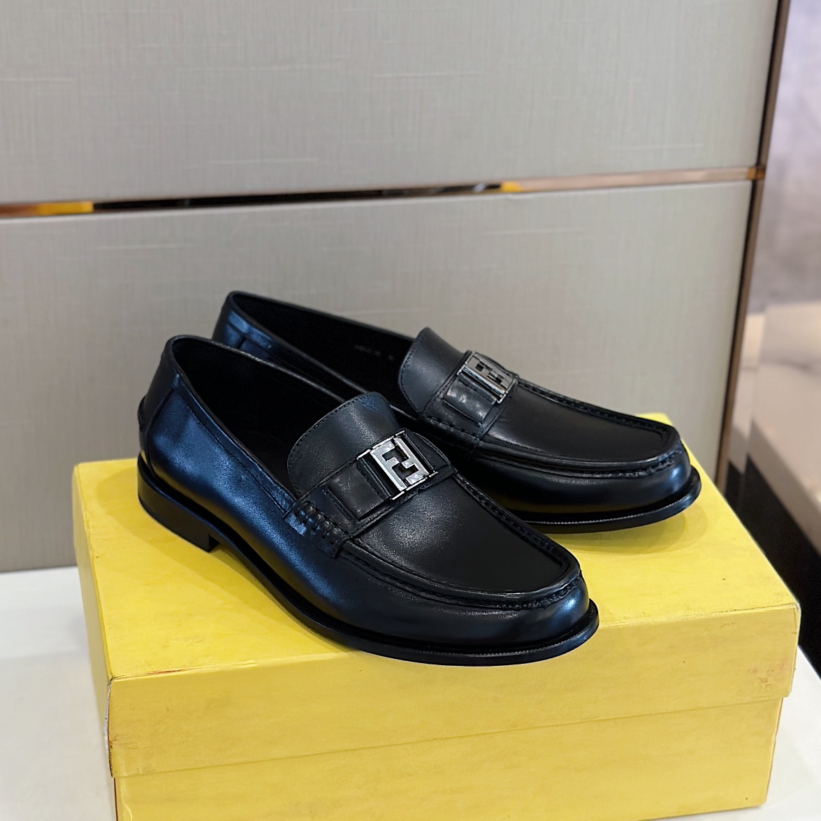GIÀY FENDI LOAFER SHOES AAA