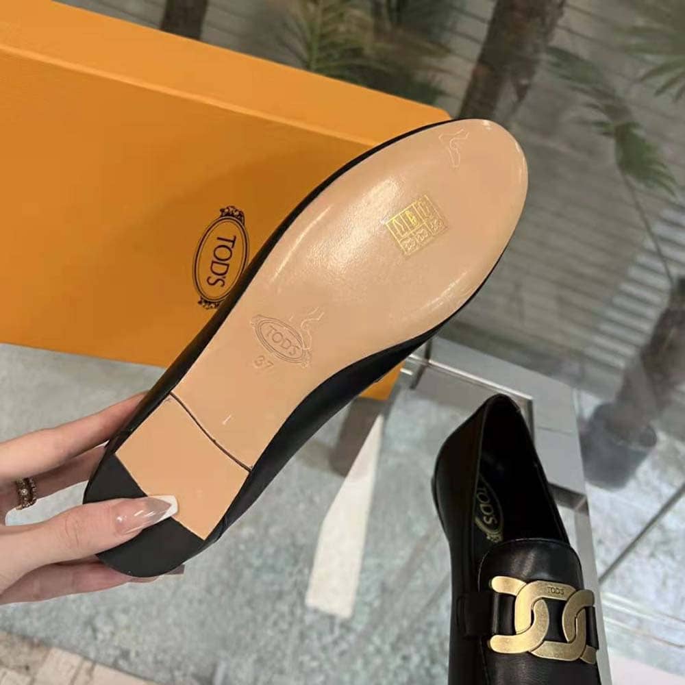 GIÀY TODS Women Kate Loafers in Leather with A Metal Branded-Black