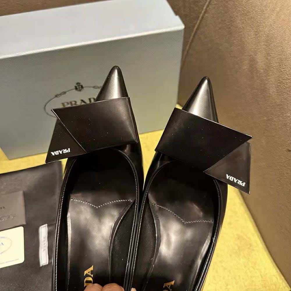 GIÀY Prada Women Brushed Leather Pumps-Black