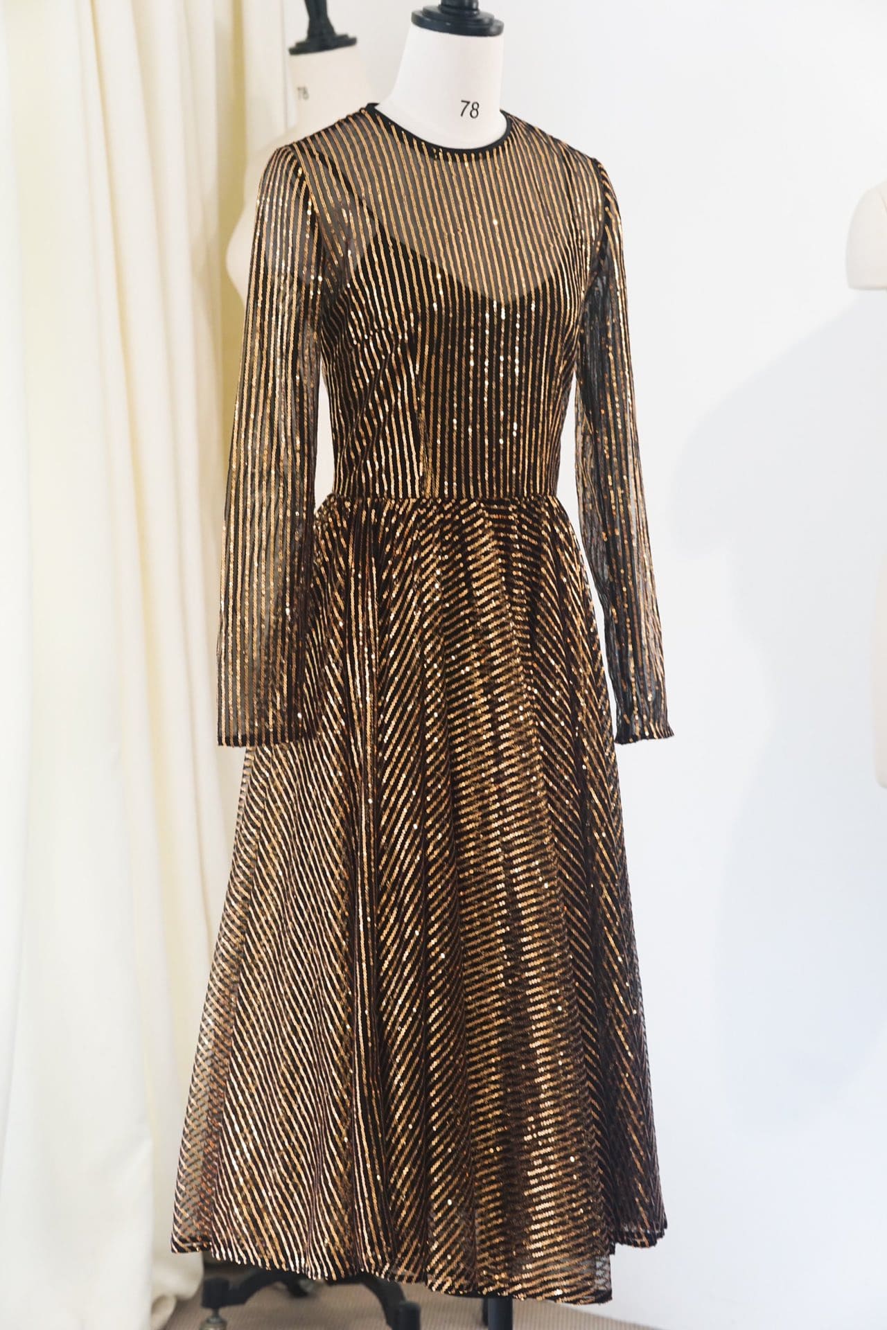 VÁY DOLCE & GABBANA ROUND NECK SEQUIN PARTY LONG DRESS High Classy