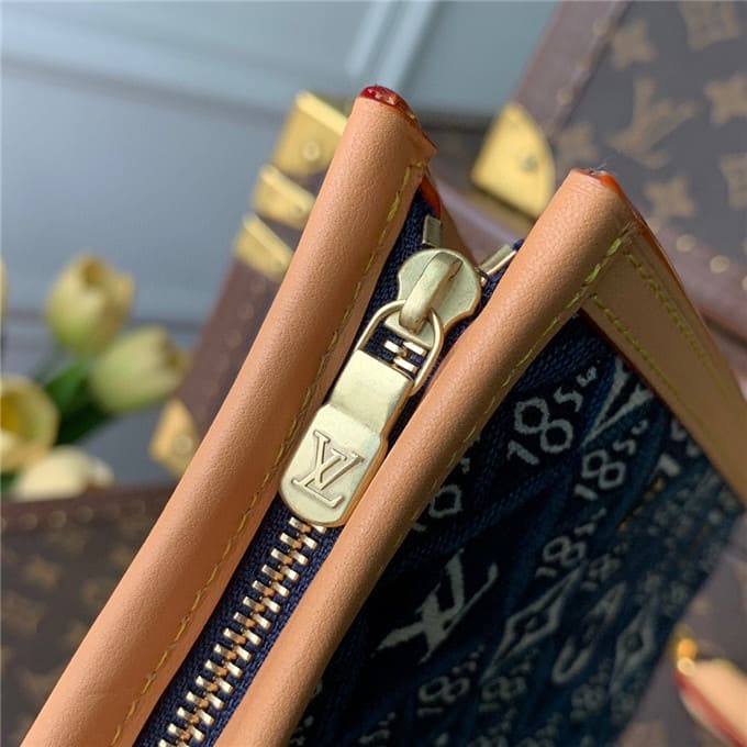 Túi LOUIS VUITTON  since 1854 poche toilette 26 bag unisex