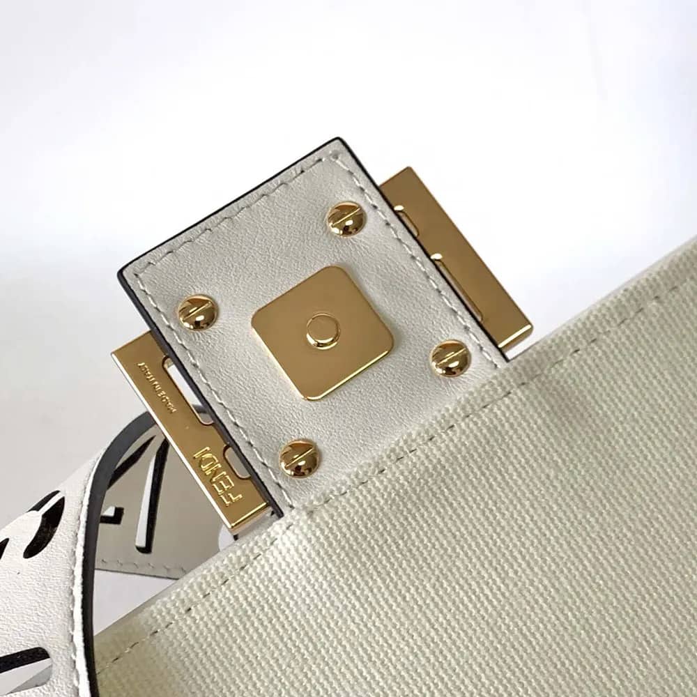 TÚI Fendi Women Baguette White Denim có thêu họa tiết FF