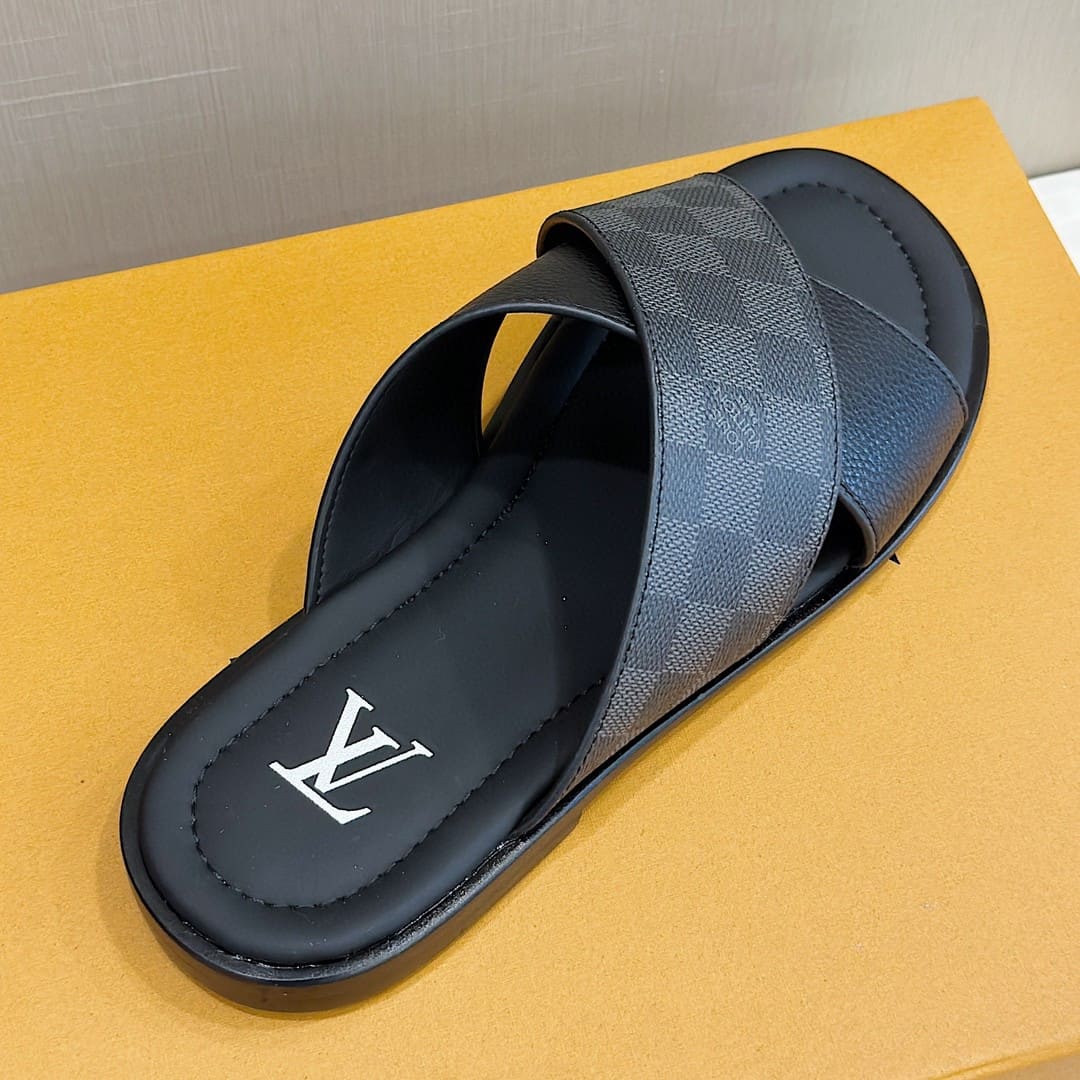 DÉP LOUIS VUITTON TRIANGLE LOGO SANDAL AAA