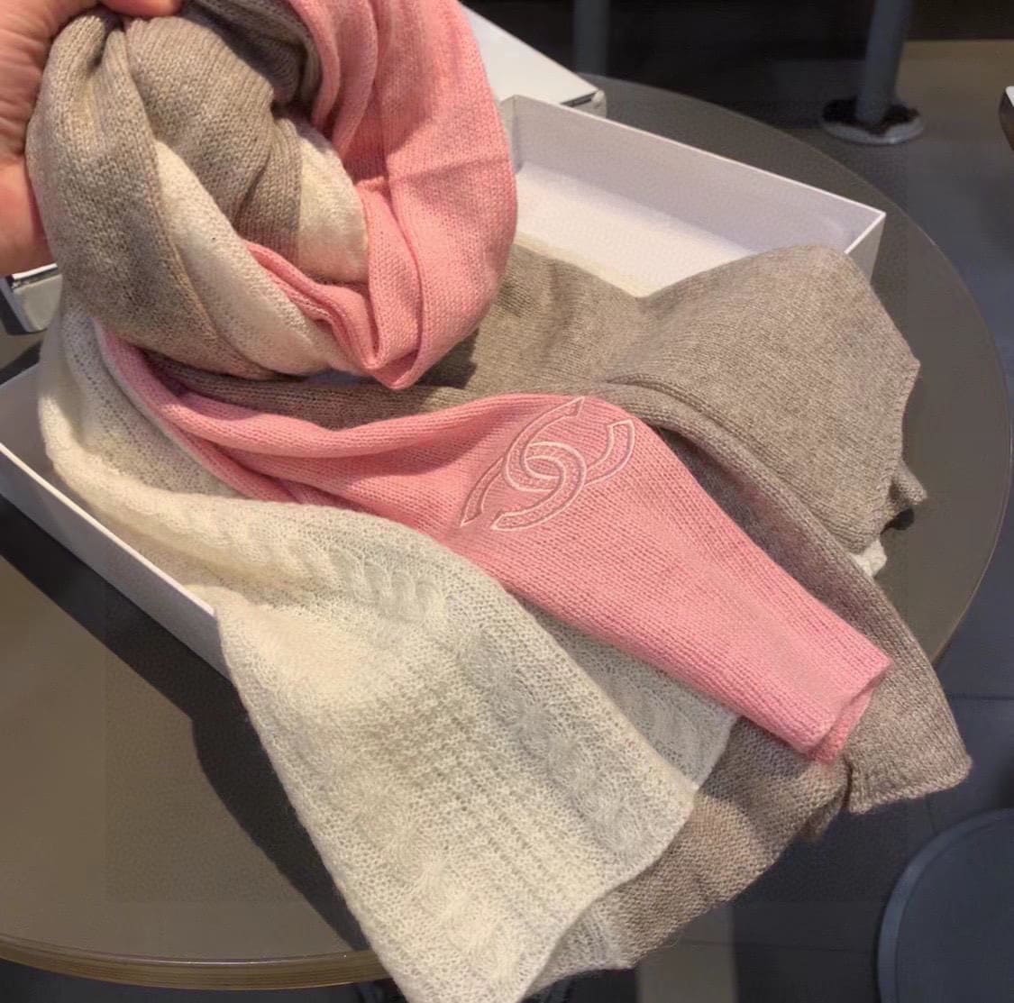 KHĂN CHANEL ORIGINAL CASHMERE scarf