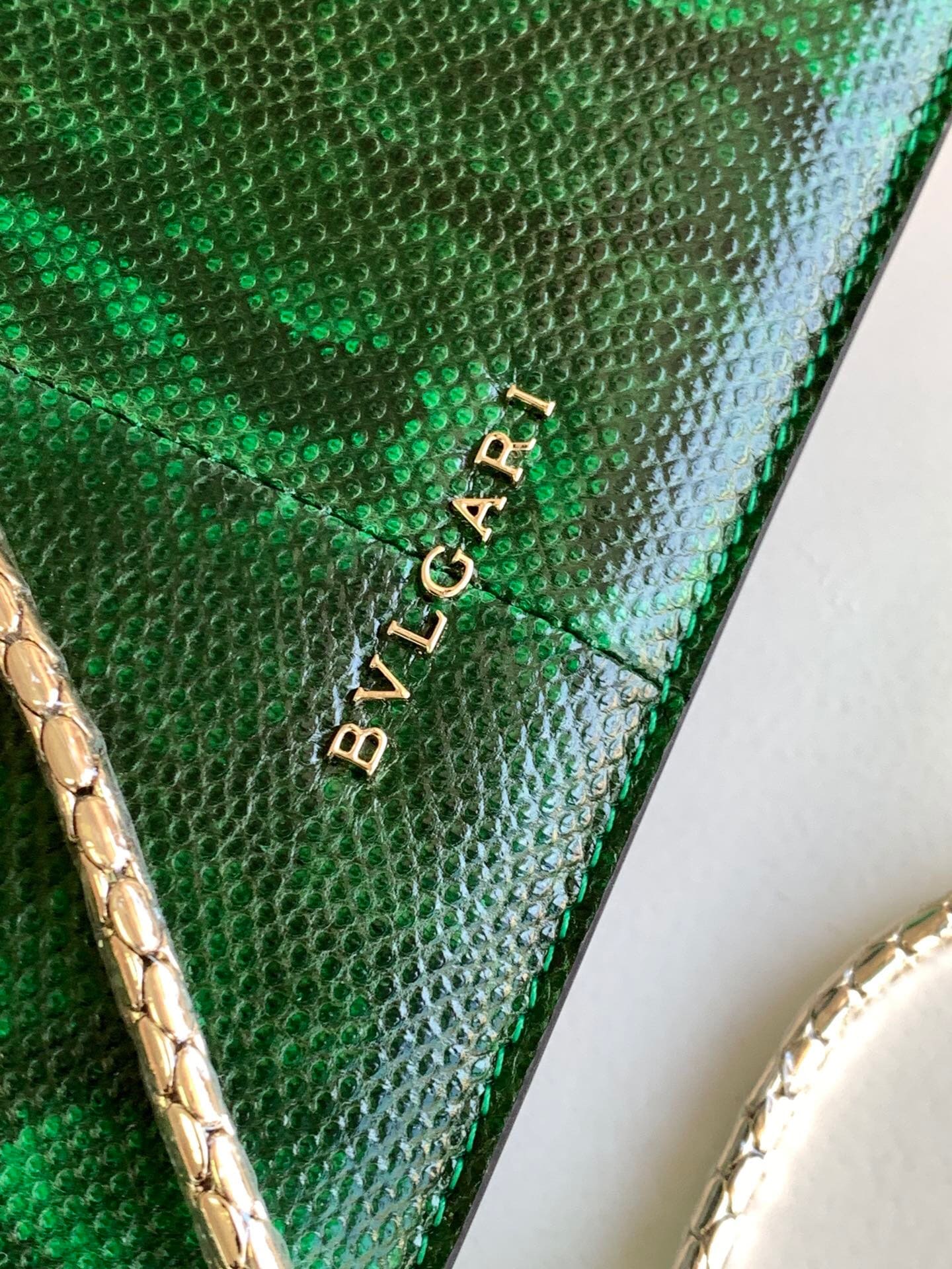 TÚI BVLGARI SERPENTI PYTHON SKIN DA TRĂN