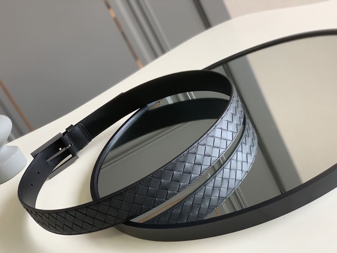 DÂY LƯNG BOTTGA VENETA INTRECCIATO LEATHER Khóa đen mờ