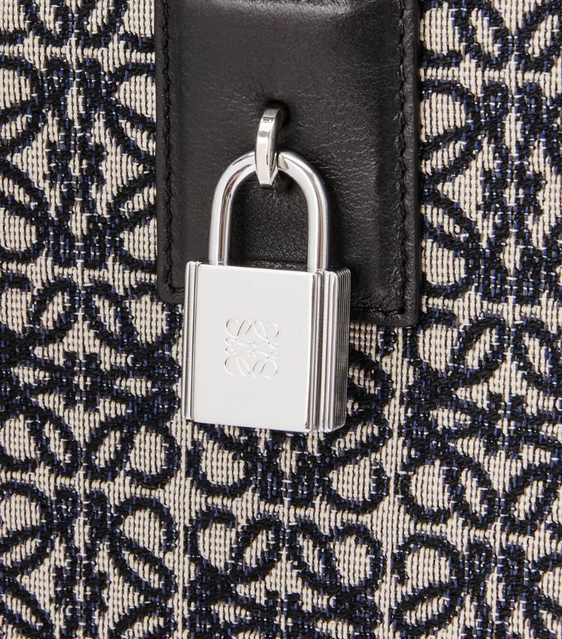 TÚI LOEWE Anagram Amazona 44 Top-Handle Bag