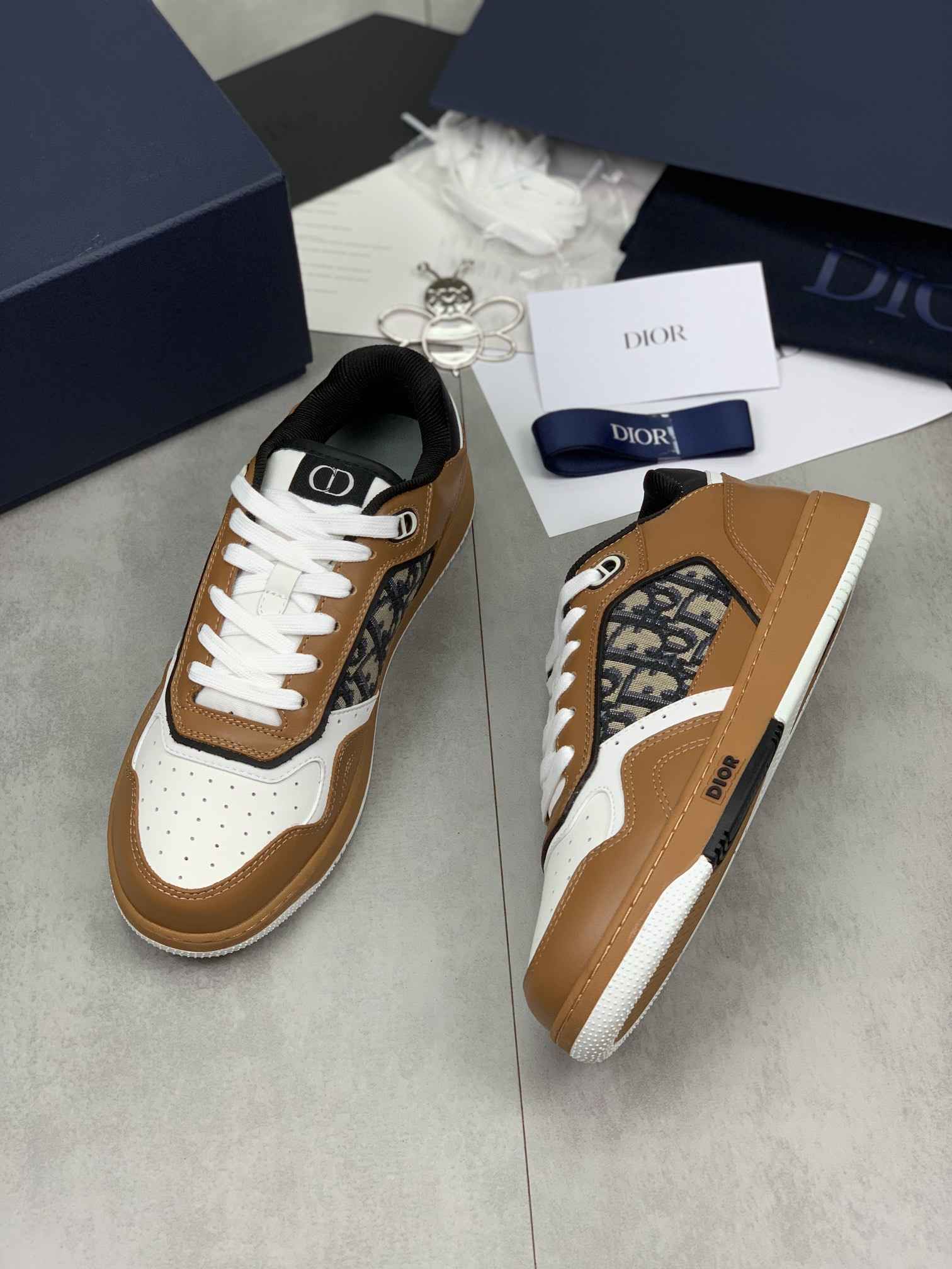 GIÀY CHRISTIAN DIOR LEATHER SNEAKER SHOES AAA