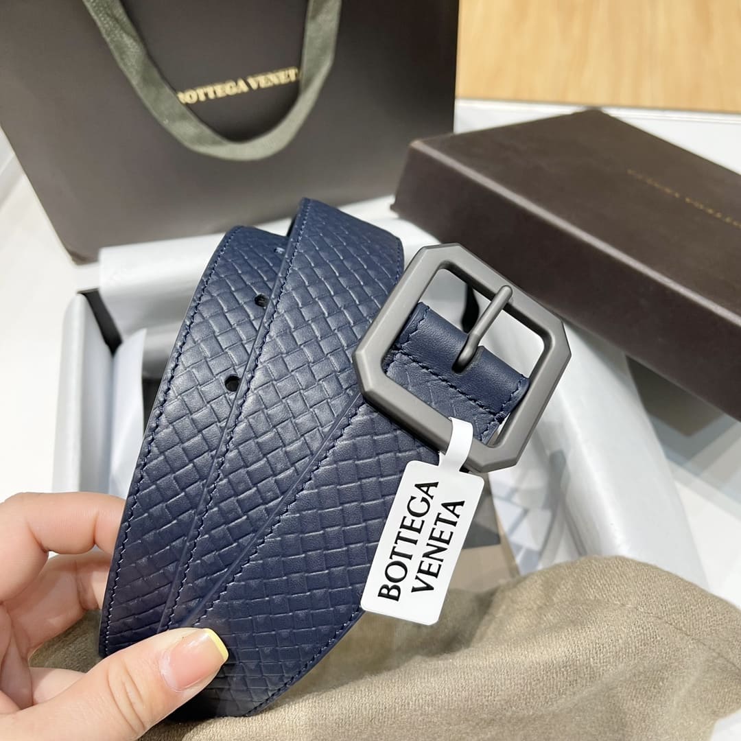 DÂY LƯNG BOTTGA VENETA BLUE INTRECCIATO LEATHER Khóa đen mờ