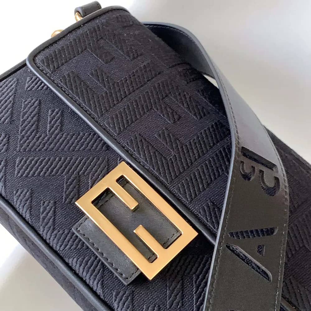 TÚI Fendi Women Baguette Black Denim thêu họa tiết FF