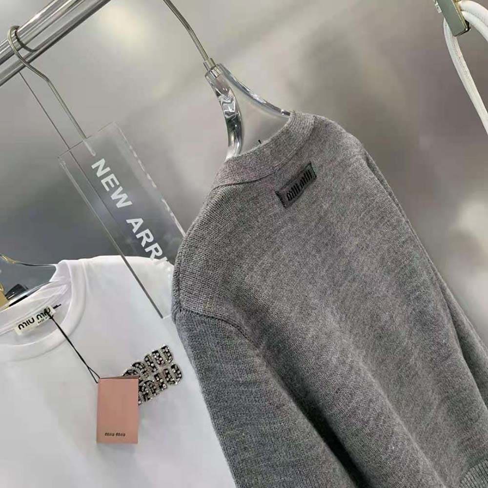ÁO Miu Miu Women Cashmere Cardigan with Knit Logo Patch-Gray