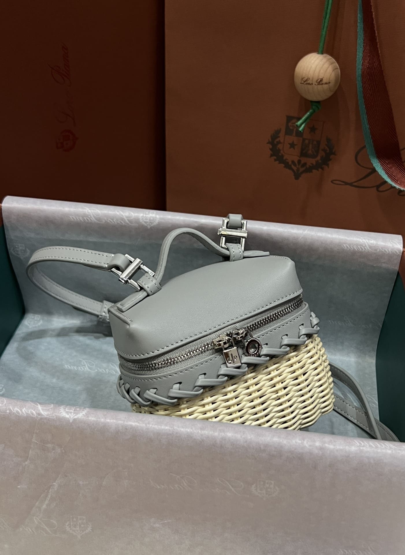 TÚI Loro Piana Women Extra Pocket Cross Body Wicker bằng da bê kết hợp tre đan