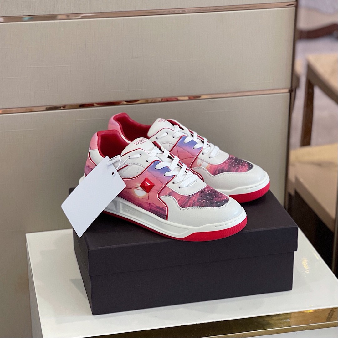 GIÀY VALENTINO STUDD LEATHER SNEAKER SHOES AAA