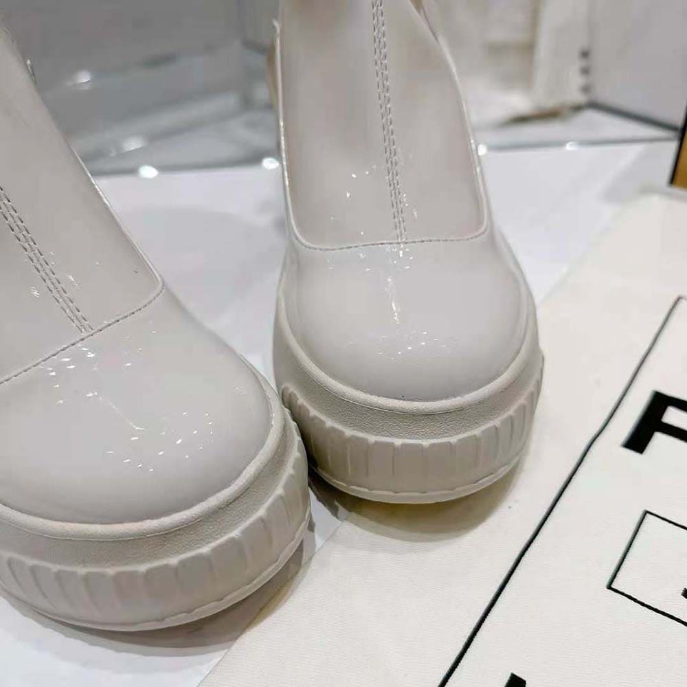 GIÀY Fendi Women Fashion Show White Patent Leather Boots
