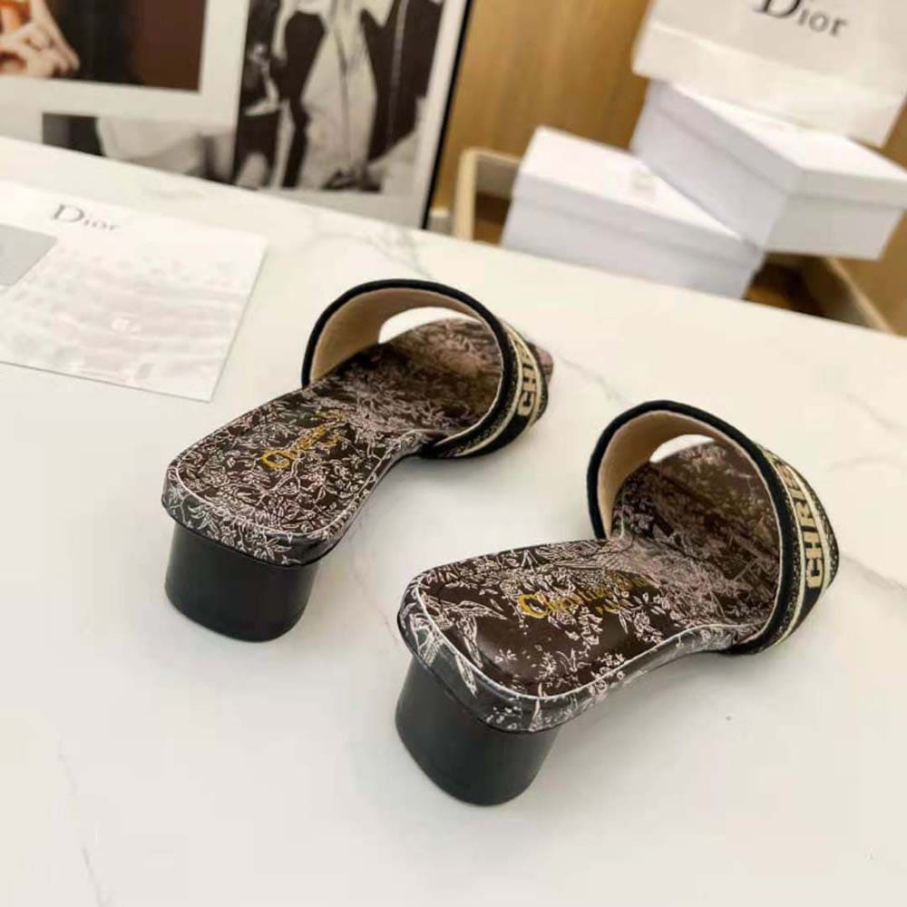 GUỐC Dior Women Dway Heeled Slide Beige and Black Cotton Embroidered with Plan de Paris Motif