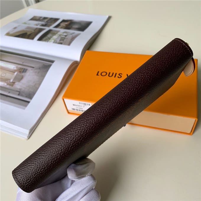Ví LOUIS VUITTON zippy wallet