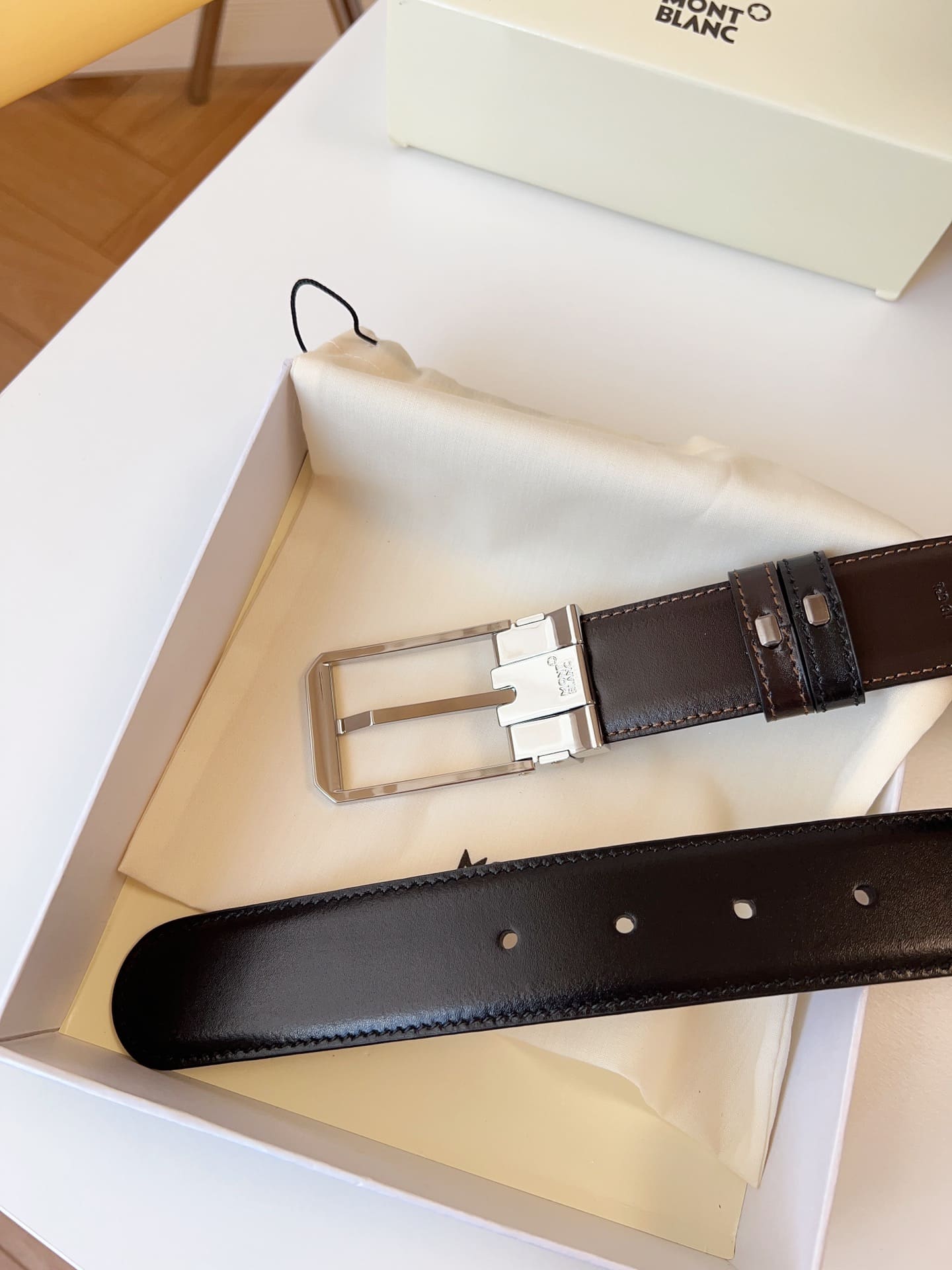 DÂY LƯNG MONTBLANC CALFSKIN LEATHER Belt Khóa bạc