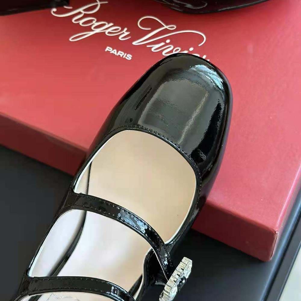 GIÀY Roger Vivier Women Trés Vivier Strass Buckle Mini Babies Ballerinas in Patent Leather
