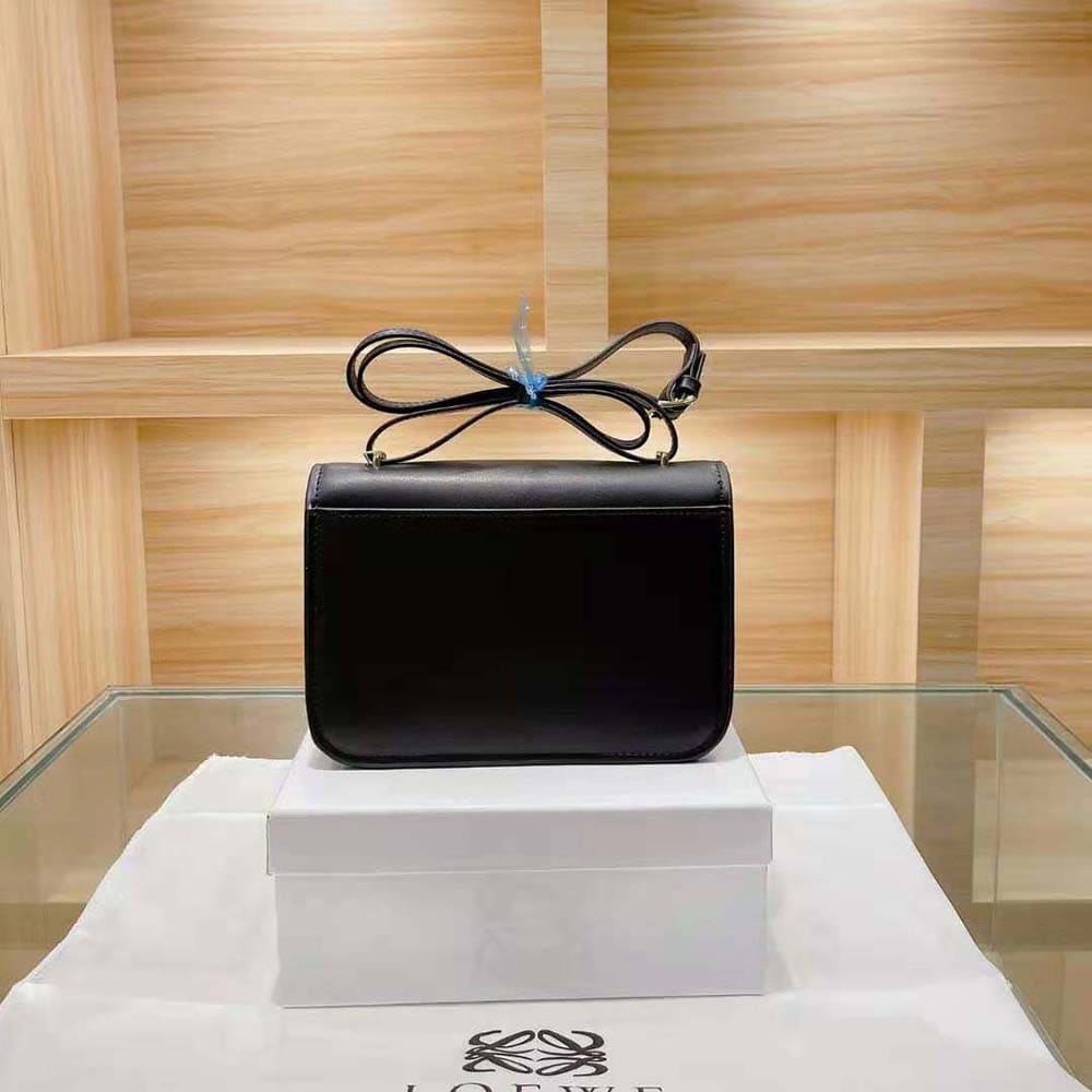 TÚI LOEWE Goya bằng da bê lụa màu đen