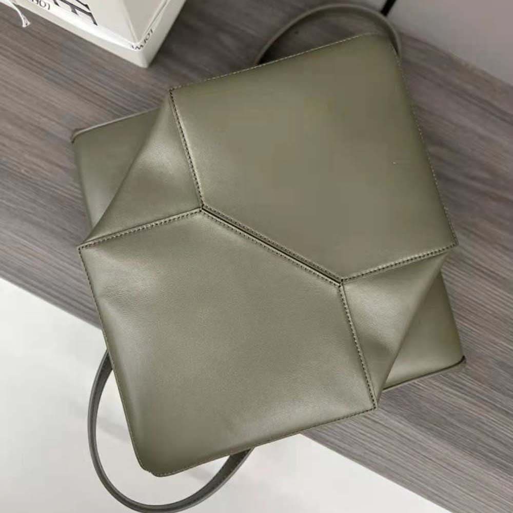 TÚI Loewe Unisex Puzzle Fold Tote in Shiny Calfskin-Green