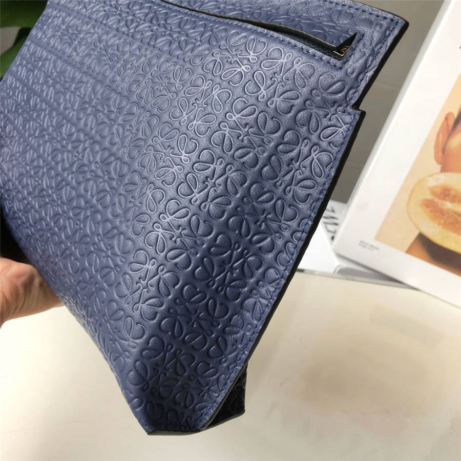 Túi LOEWE new embossed leather T-Pouch clutch Blue