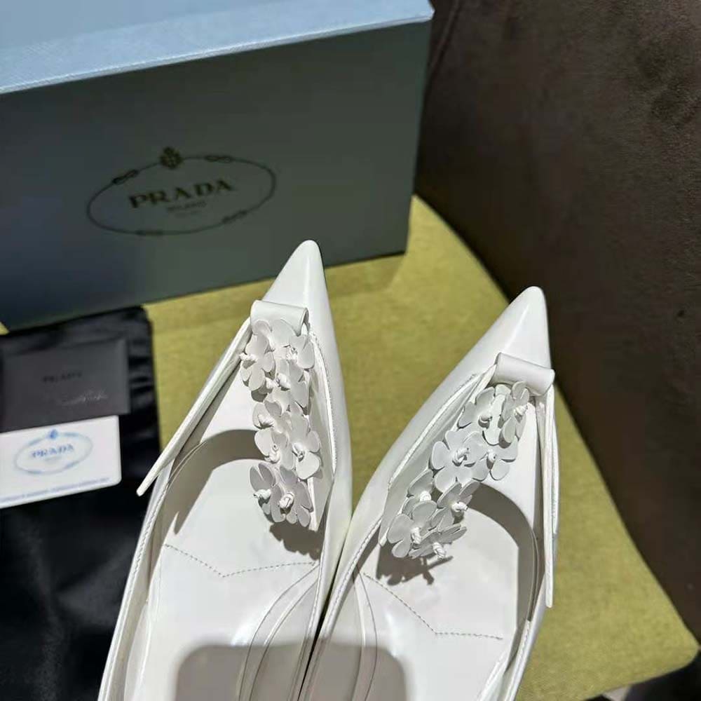 GIÀY Prada Women Brushed Leather Pumps with Floral Appliqués-White