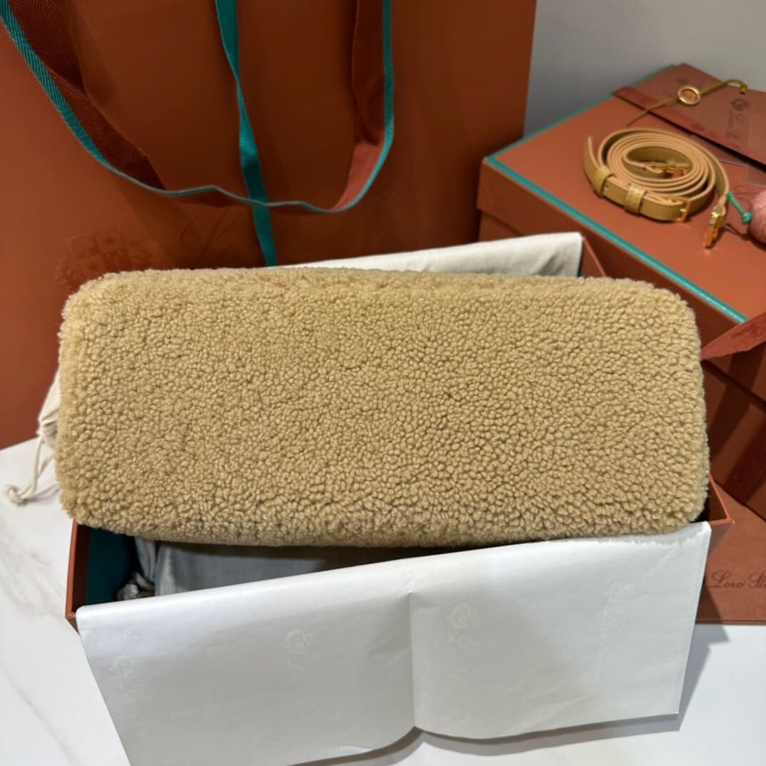 TÚI Loro Piana Women Extra Pocket L27 in Lamb Fur Yellow lông cừu