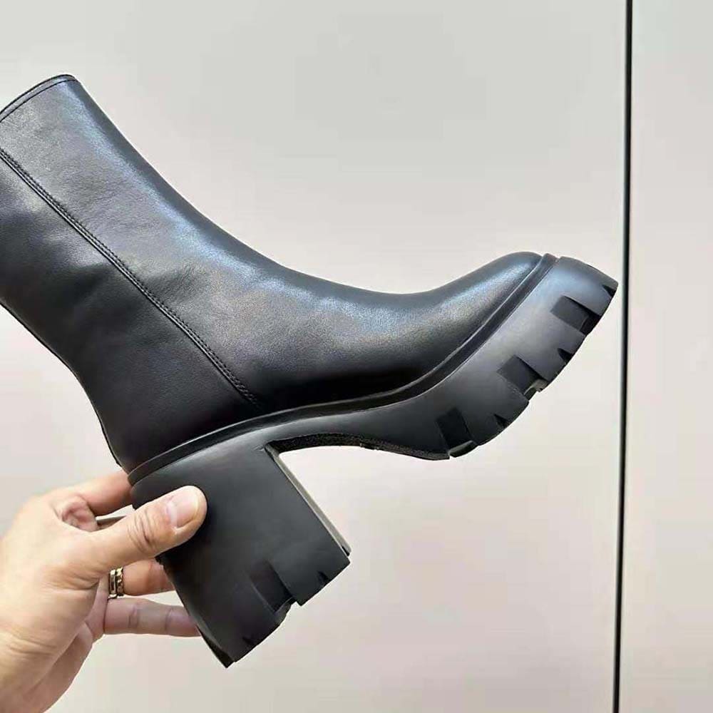 GIÀY Miu Miu Women Leather Booties in EVA Sole with Logo-Black