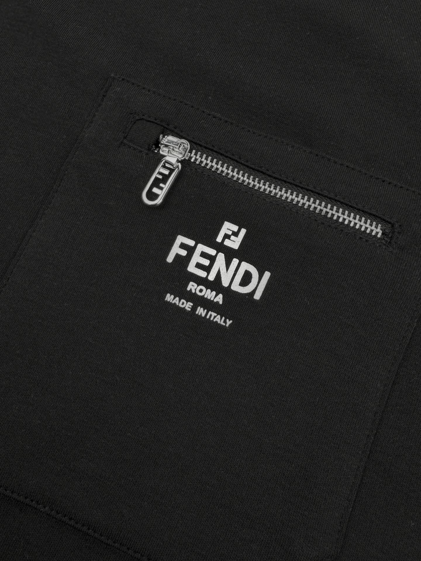 ÁO FENDI T SHIRT MÀU ĐEN UNISEX