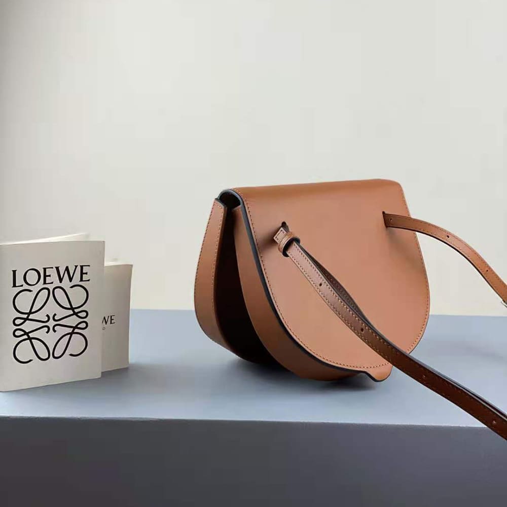 TÚI LOEWE Heel Bag in Soft Calfskin