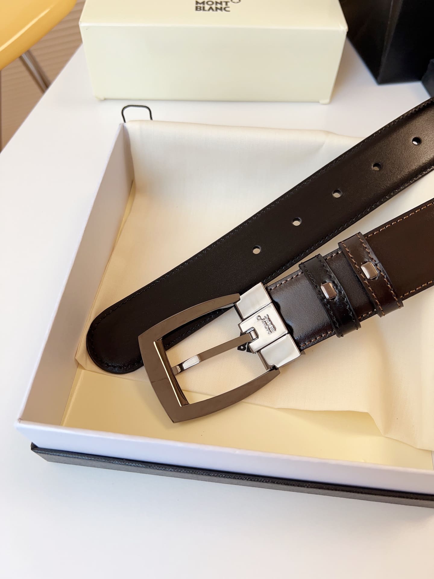 DÂY LƯNG MONTBLANC CALFSKIN LEATHER Belt Khóa bạc