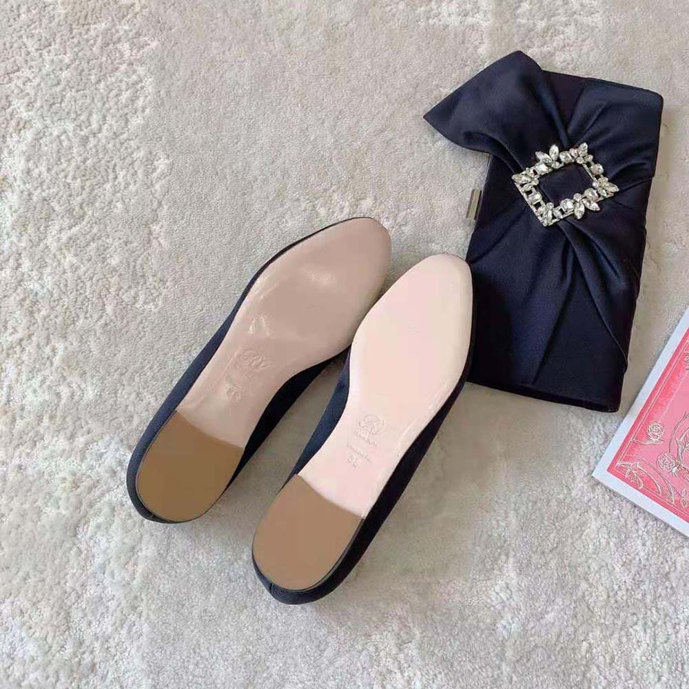GIÀY Roger Vivier Women Flower Strass Embroidered Buckle Loafers in Satin