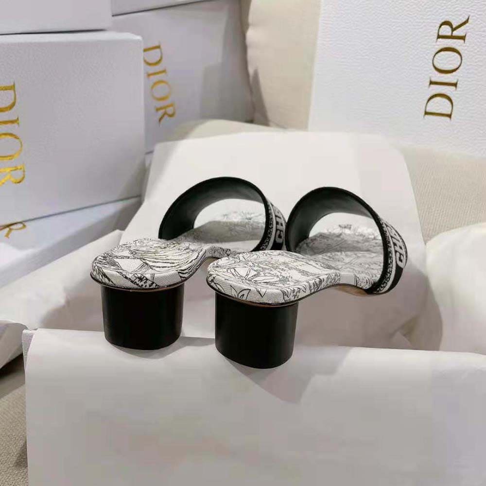 GUỐC Dior Women Dway Heeled Slide White and Black Embroidered Cotton with Toile de Jouy Voyage Motif