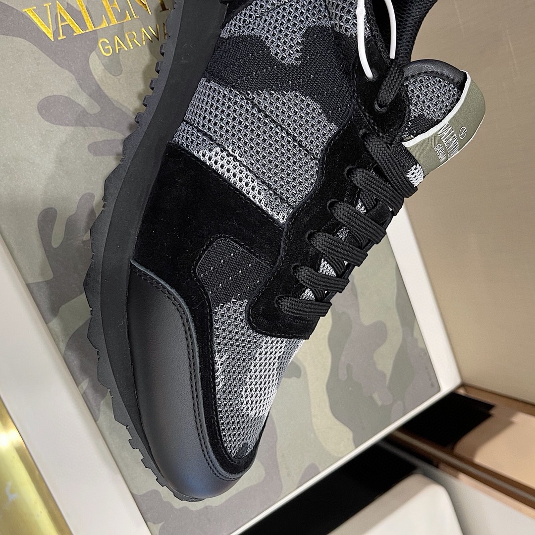 GIÀY VALENTINO STUDD LEATHER RUNNER SNEAKER SHOES AAA