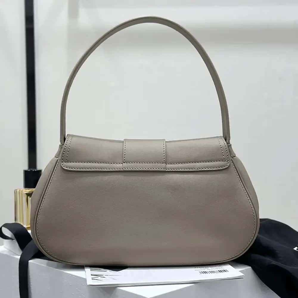 TÚI CELINE Medium Polly Bag in Supple Calfskin