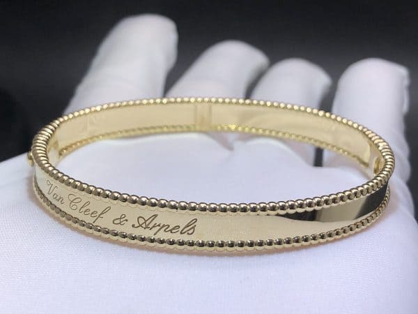 Vòng tay vàng 18k đặc trưng của Van Cleef & Arpels Perlée 18K  (Liên hệ để biết giá)