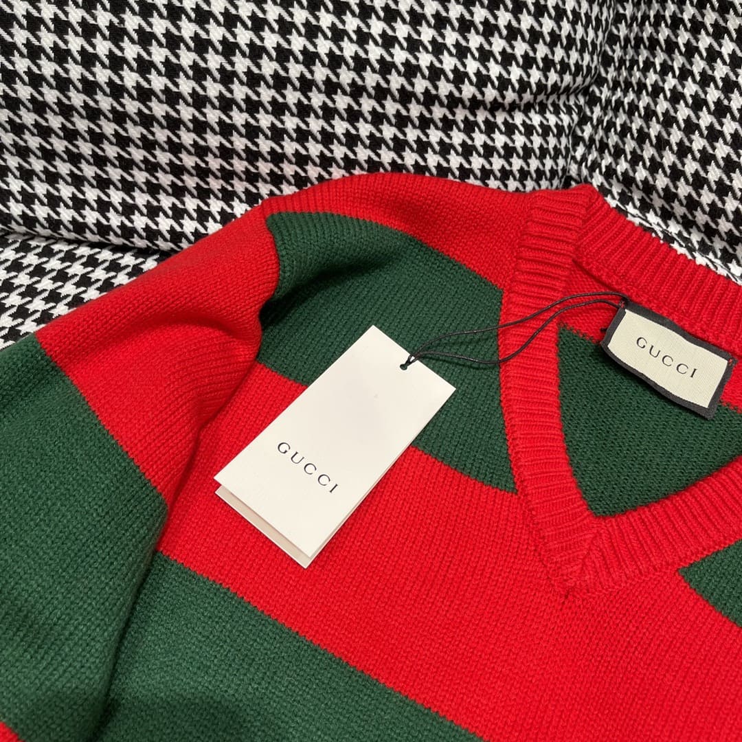 ÁO GUCCI GG V Neck Logo Sweater