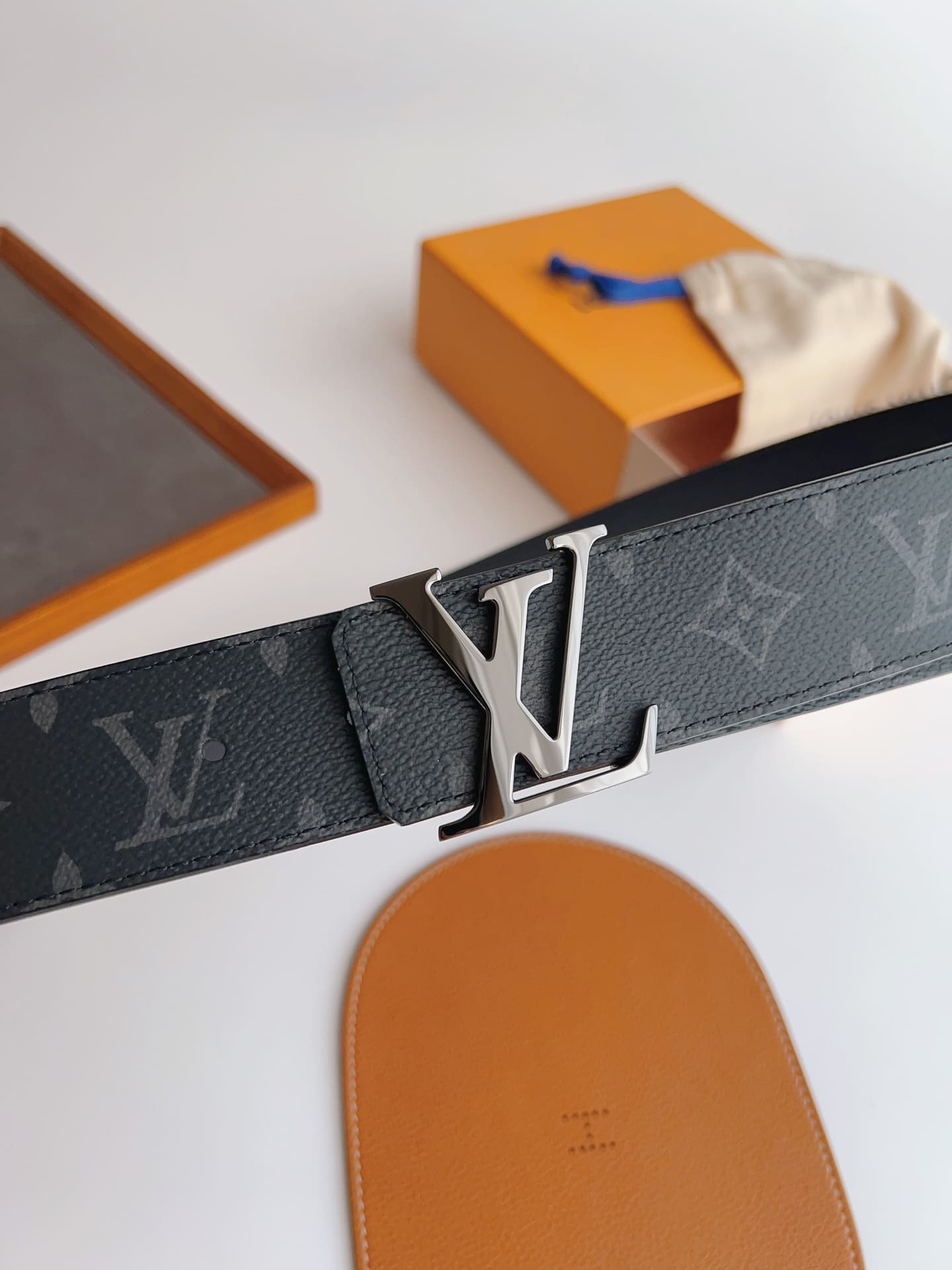 DÂY LƯNG LOUIS VUITTON BLACK MONOGRAM LEATHER Khóa bạc