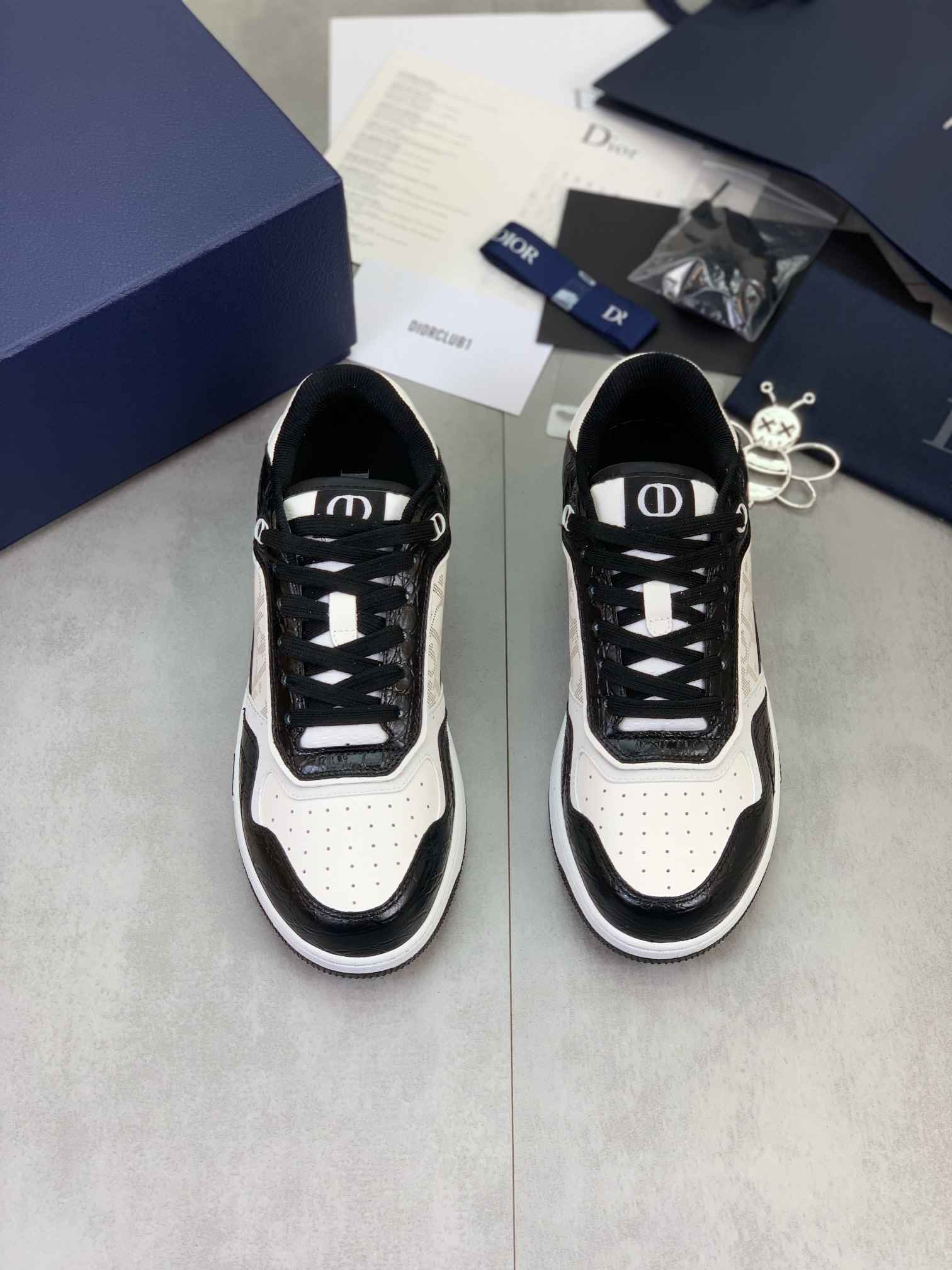 GIÀY CHRISTIAN DIOR LEATHER SNEAKER SHOES AAA