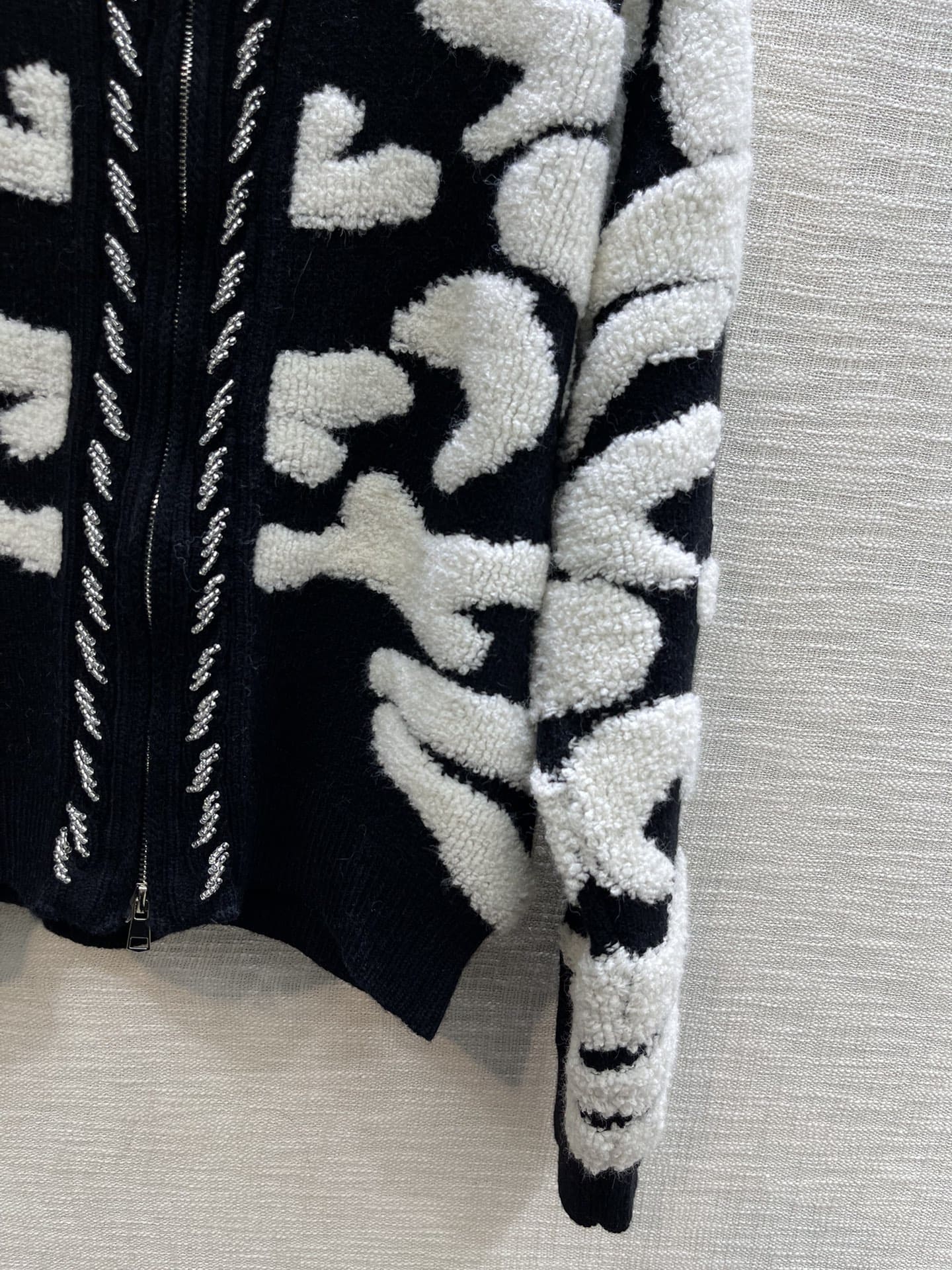 ÁO CELINE Zipped Tiger Print Sweater