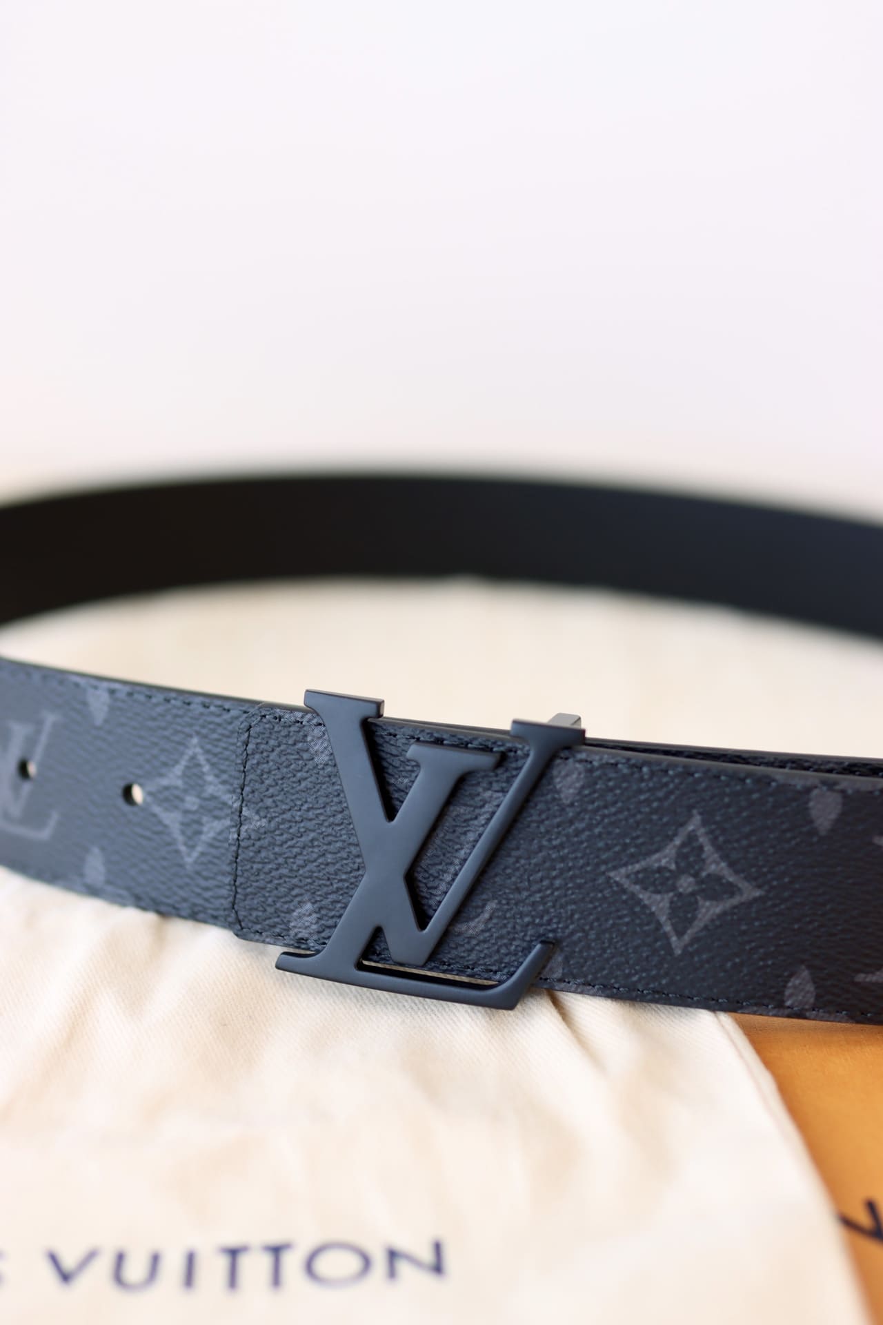 DÂY LƯNG LOUIS VUITTON LV BLACK MONOGRAM Khóa đen