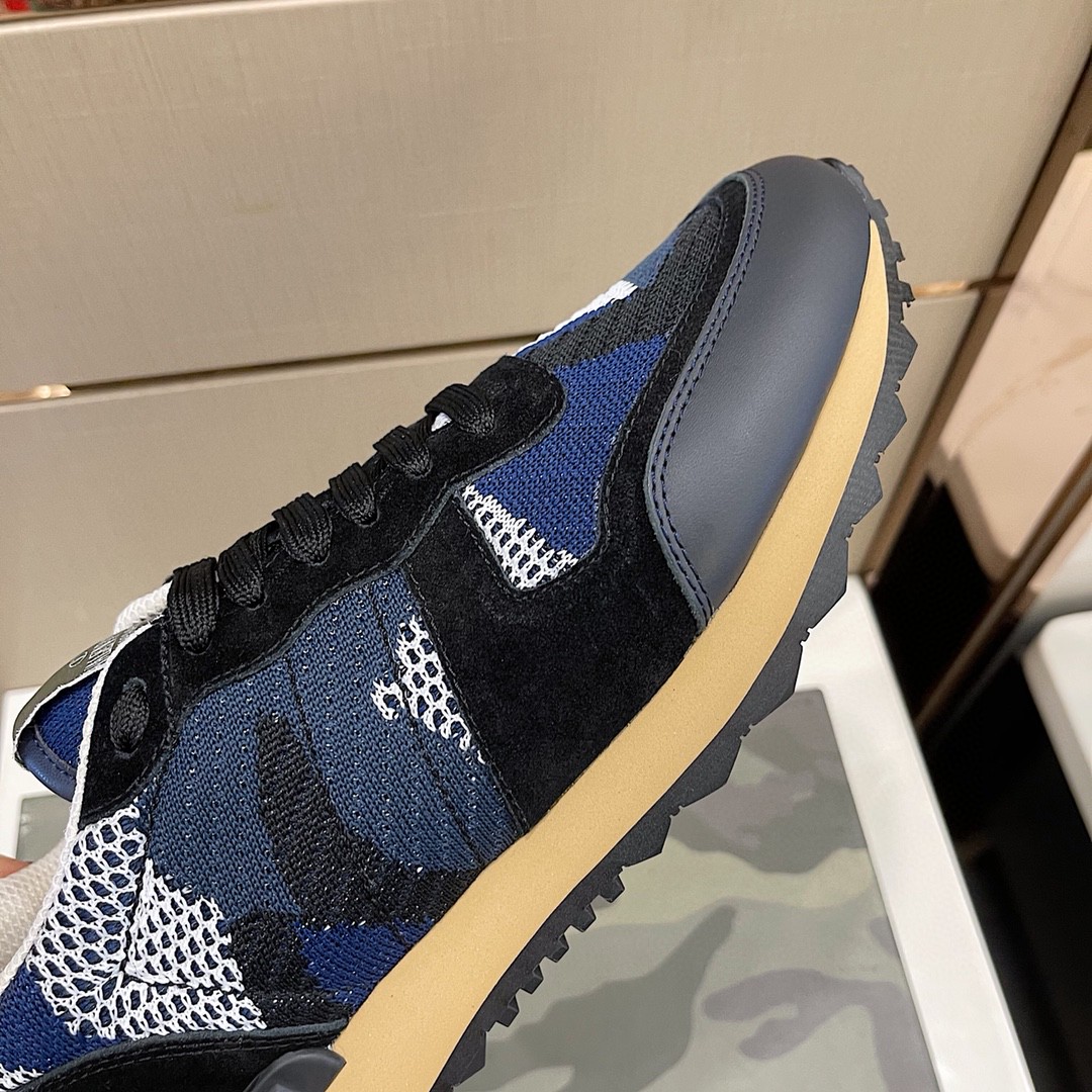 GIÀY VALENTINO STUDD LEATHER RUNNER SNEAKER SHOES AAA