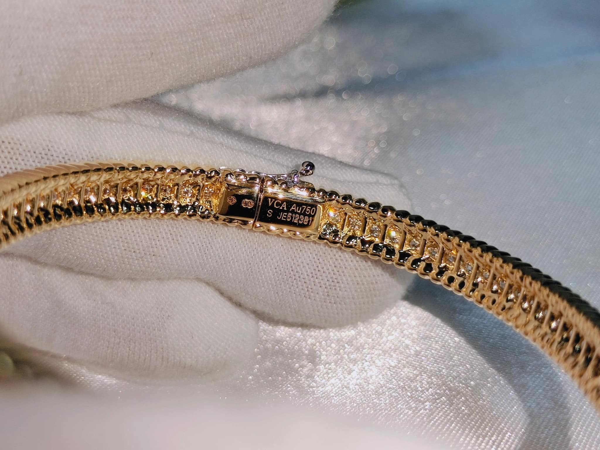 Vòng tay Van Cleef & Arpels Perlee Diamond vàng hồng 18K