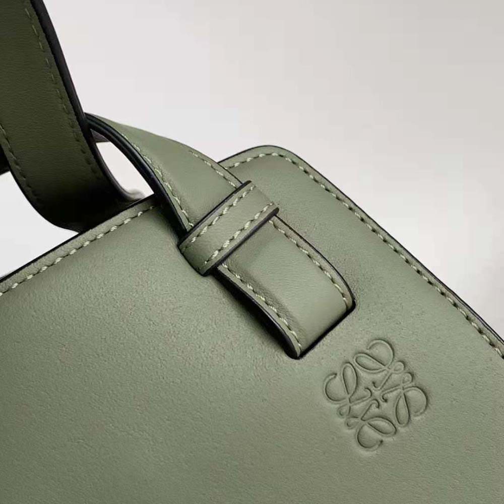 TÚI Loewe Women Hammock Nugget Bag in Nappa Calfskin-Green