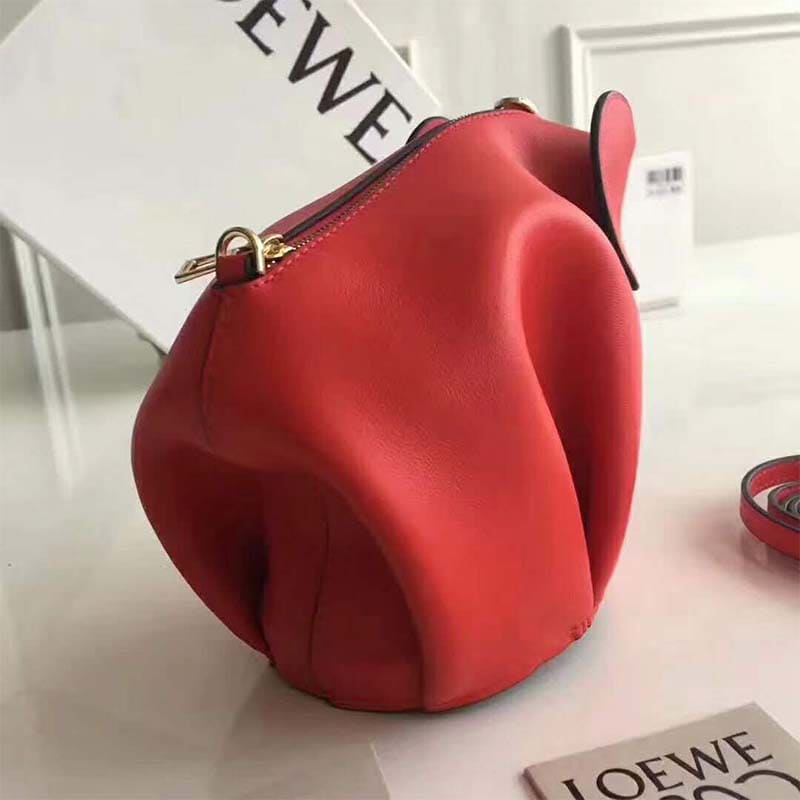 TÚI LOEWE Elephant bằng da bê màu đỏ