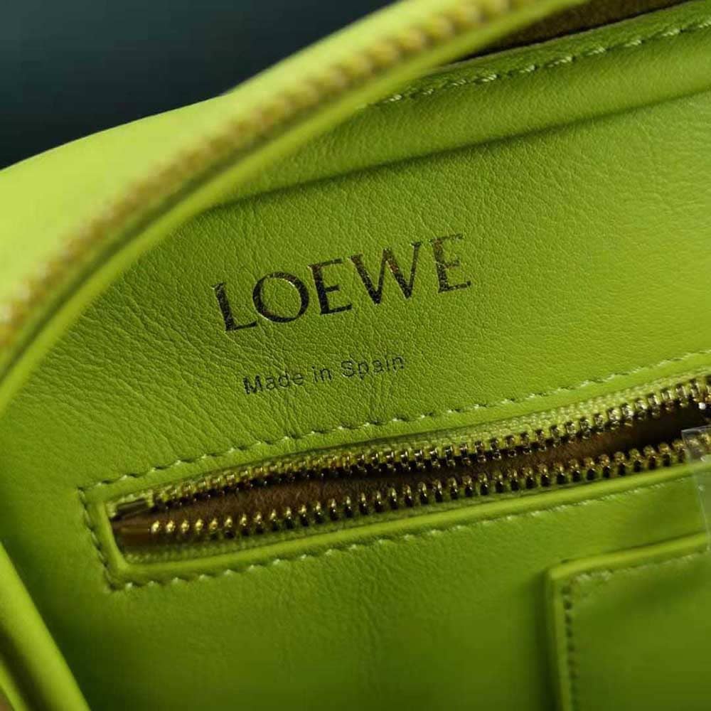 TÚI LOEWE  Amazona 28 bằng da bê Nappa màu vàng chanh