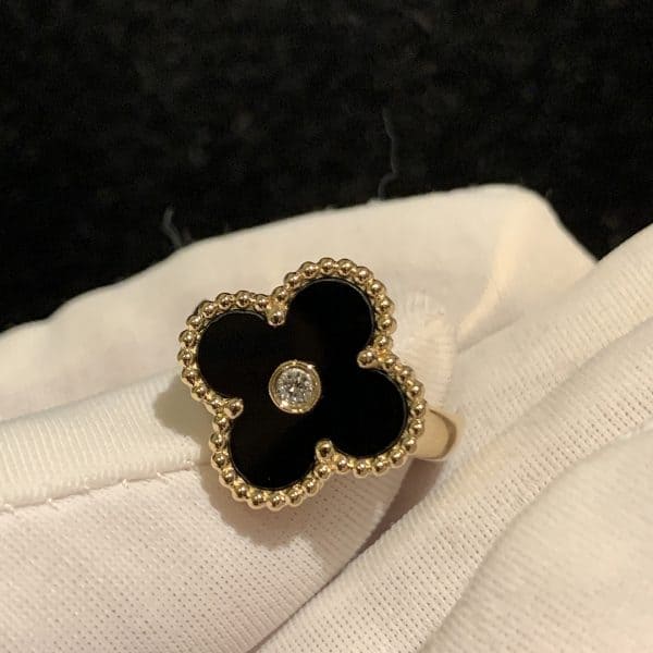 Nhẫn kim cương Van Cleef & Arpels vàng vàng 18k Onyx Vintage Alhambra 18K  (Liên hệ để biết giá)